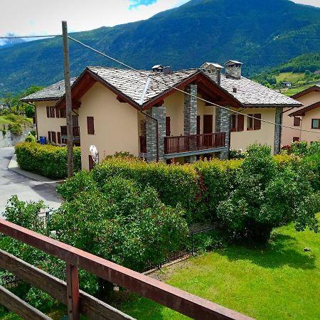 Appartamento Ai Piedi Del Gran Paradiso Saint-Pierre Ngoại thất bức ảnh